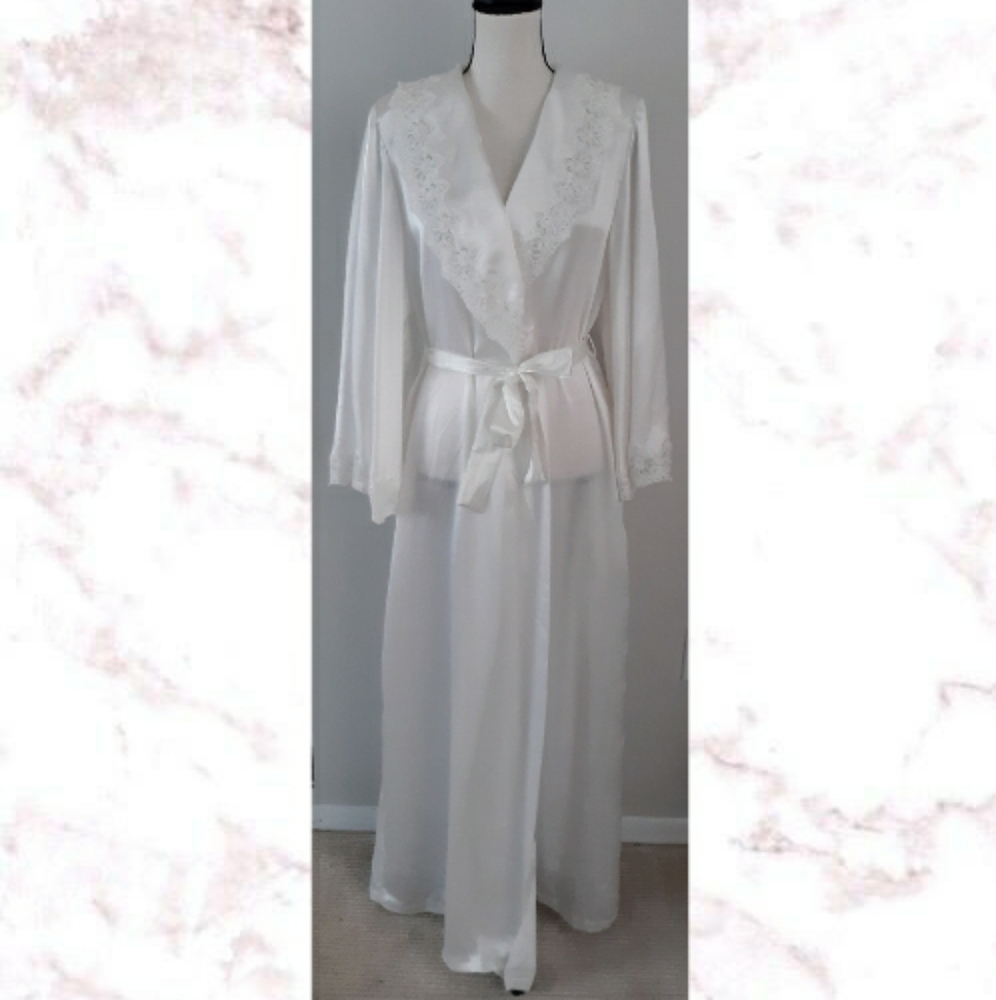 Eve Stillman VTG Satin Robe